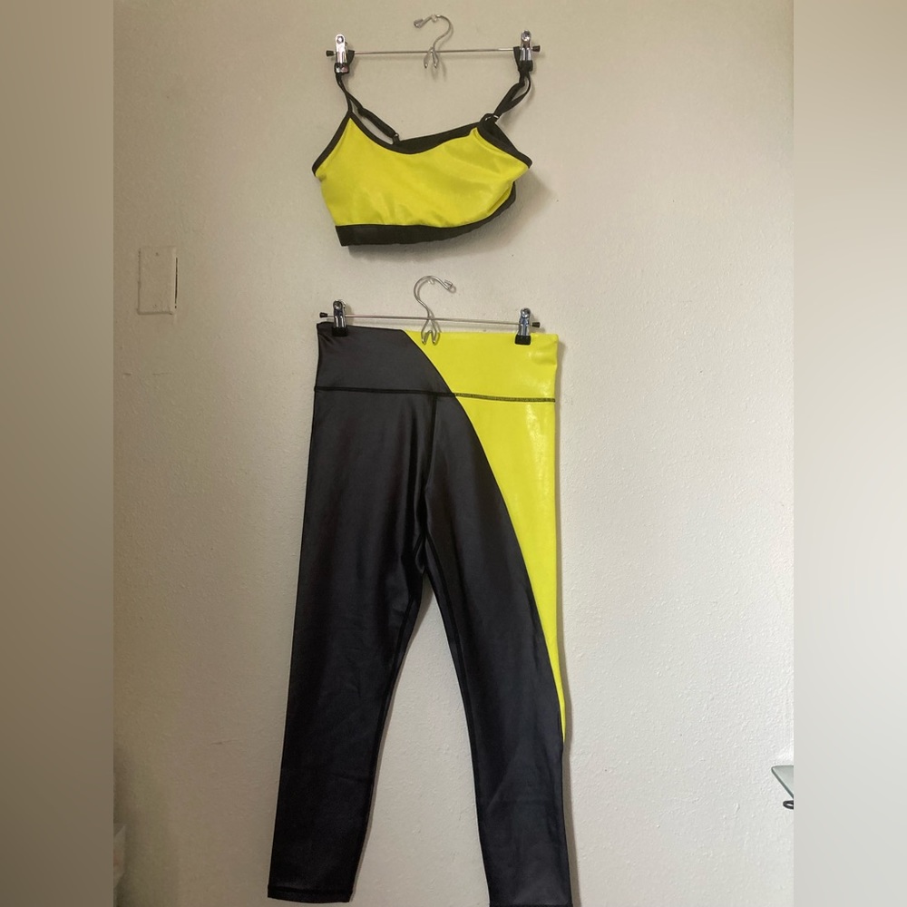 Bumblebee set bra and pants workout duo